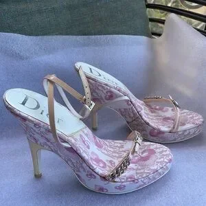 ロマンチックな花♡【Dior】Dior Blossom ヒールサンダル クリスタルフラワーヒールサンダル – Belchic
